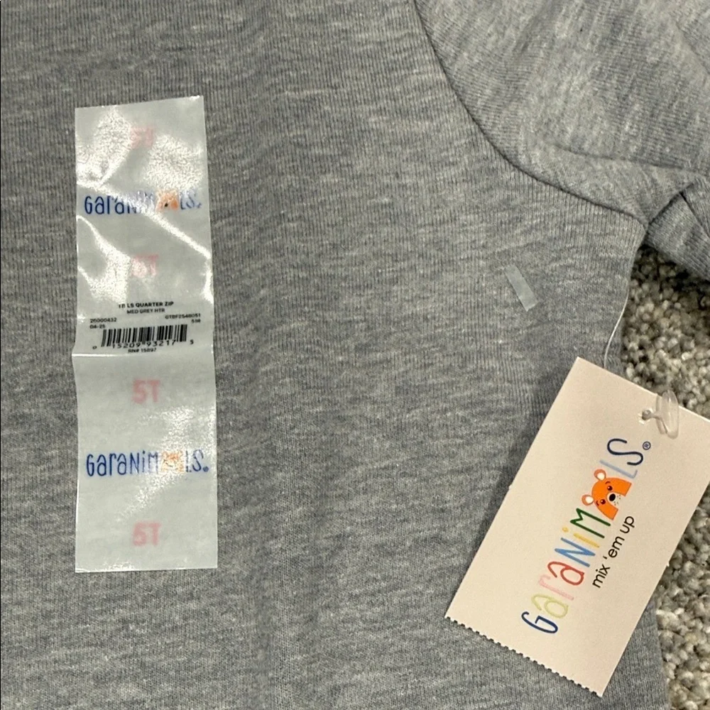 2 Set of pants and shorts